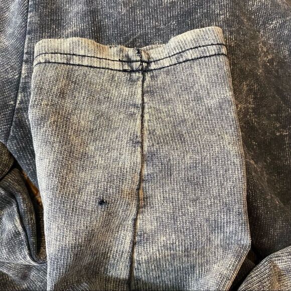 Decree Brand Mens Small Black Mineral‎ Wash Sweatshirt Size Small - Picture 4 of 9